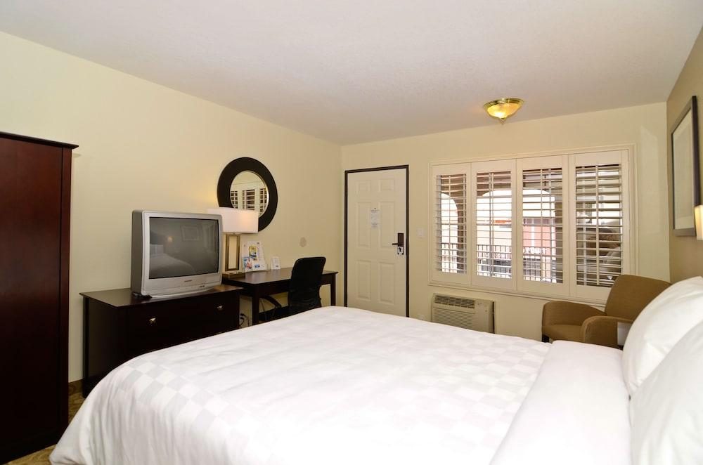 Rodeway Angeles Convention Center Inn 2*